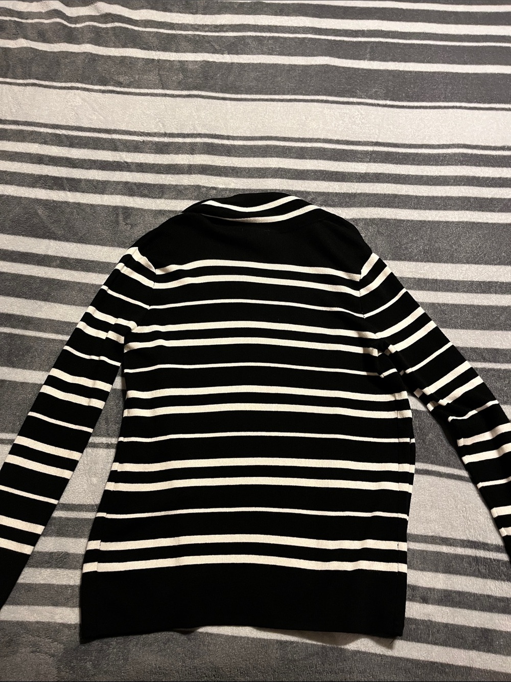 Striped Open-Front Women’s Cardigan Sweater — Black & White - Picture 6 of 7